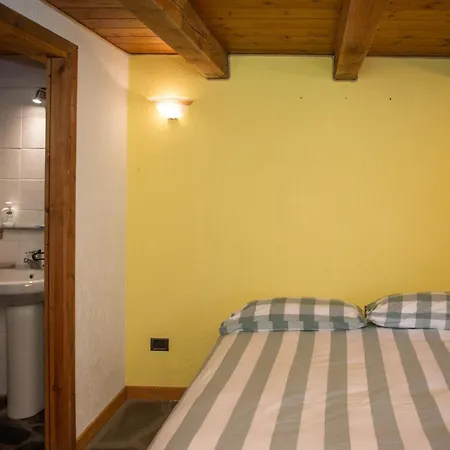 Mont Blanc Apartments Morgex Room photo